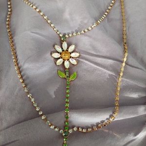Betsey Johnson Sweetness & Light Daisy necklace